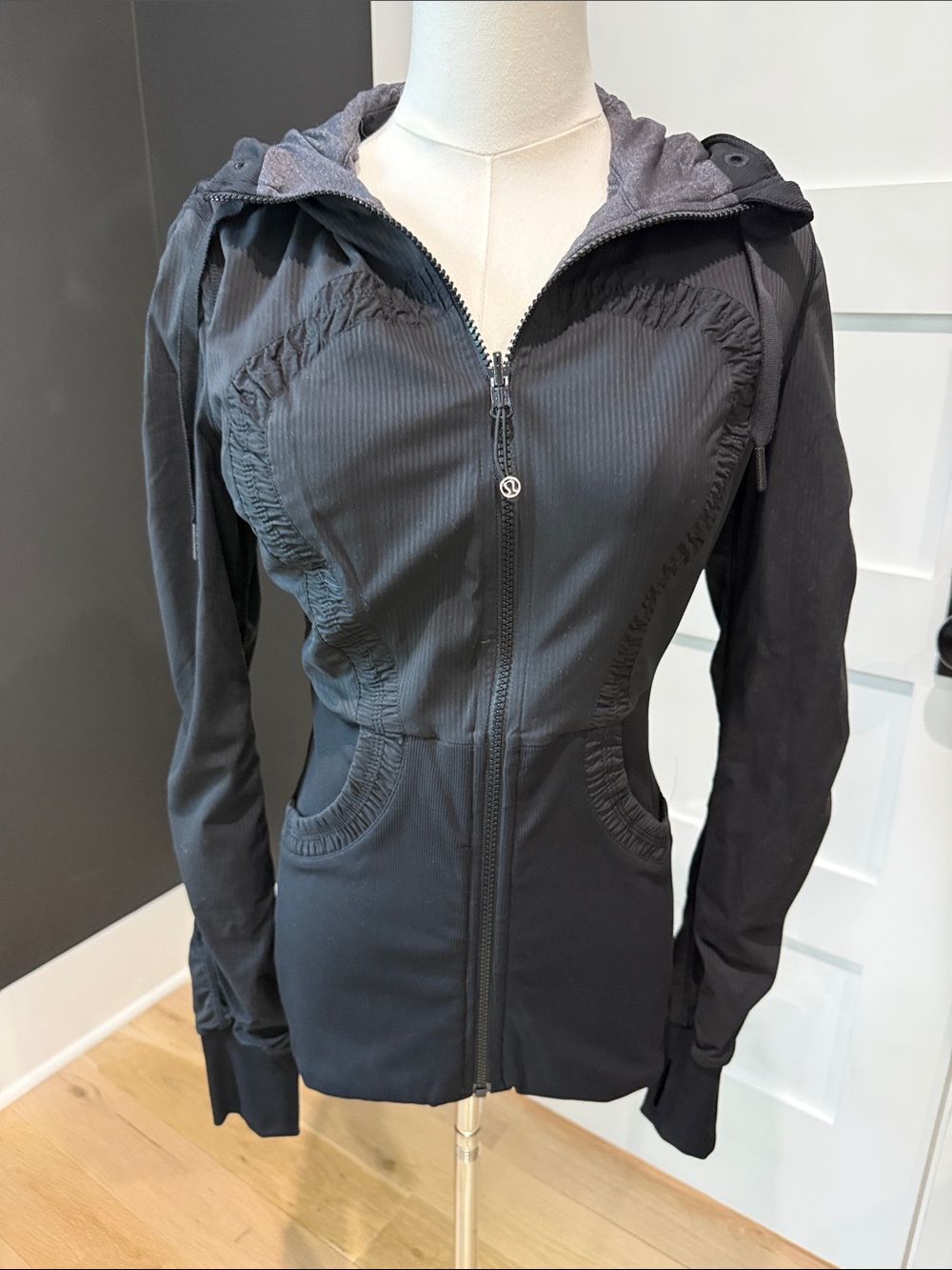 lululemon Black Hooded Zip Jacket/Windbreaker with Contour Seams NWOT